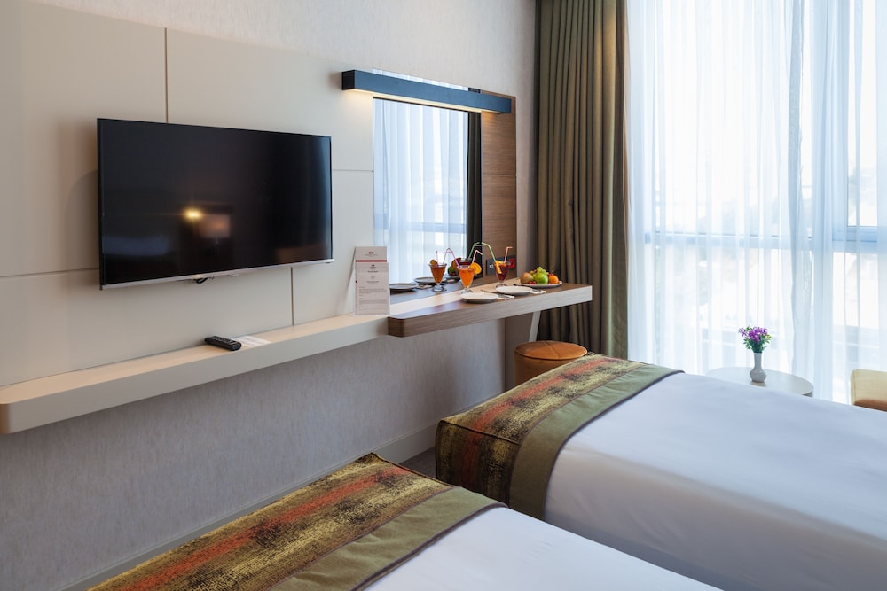 Hm Commerce Hotel 18/66