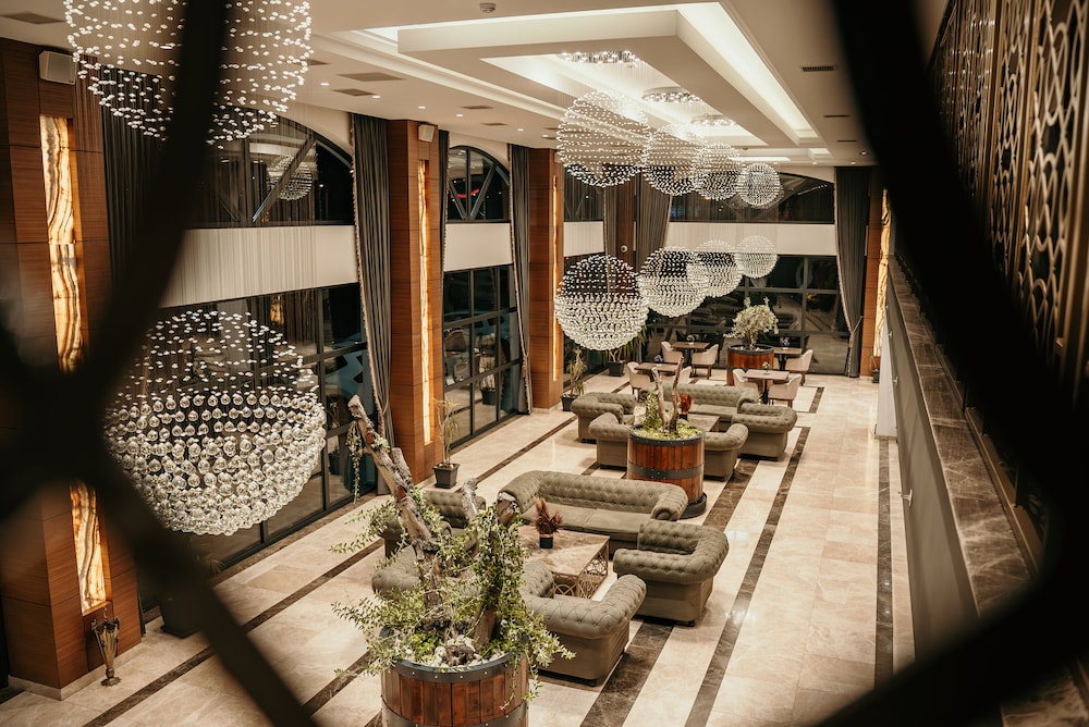 Grand Vaves Hotel 46/58