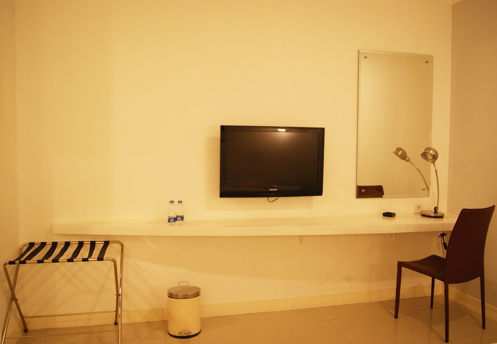 The Plaza Hotel Glodok 28/47