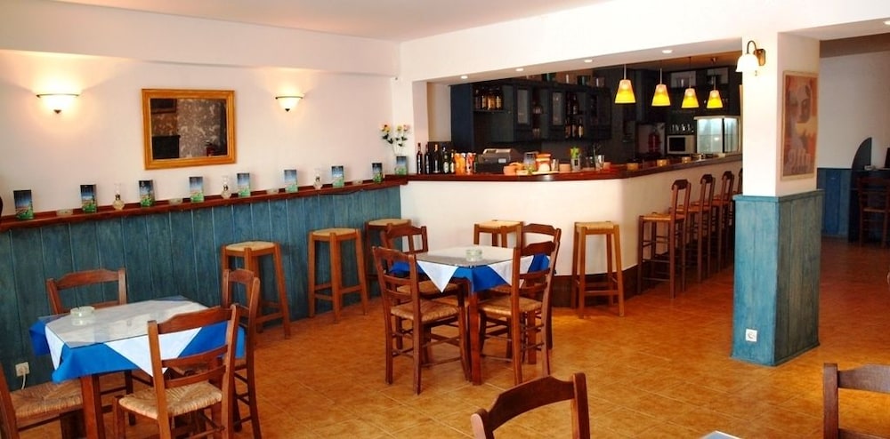 NARKISSOS HOTEL 36/50