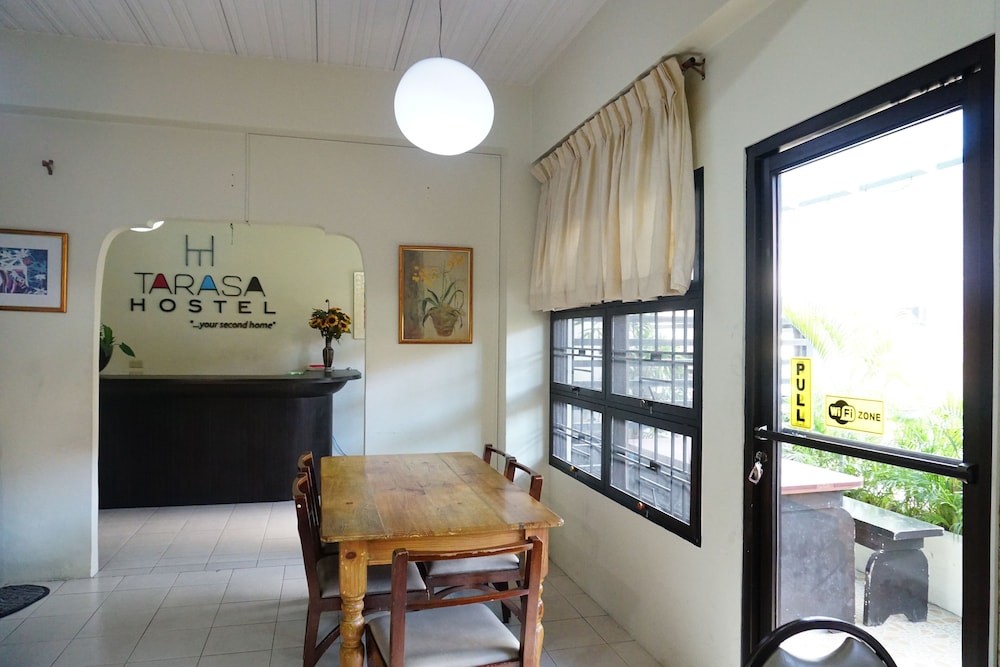 Tarasa Hostel 12/28