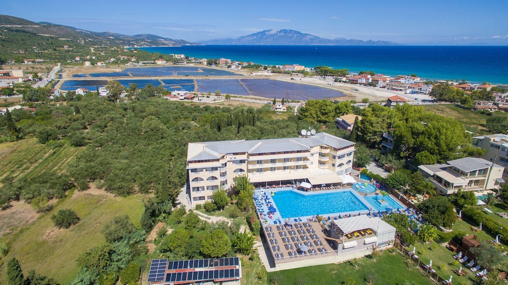 Koukounaria Hotel And Suites 5/74