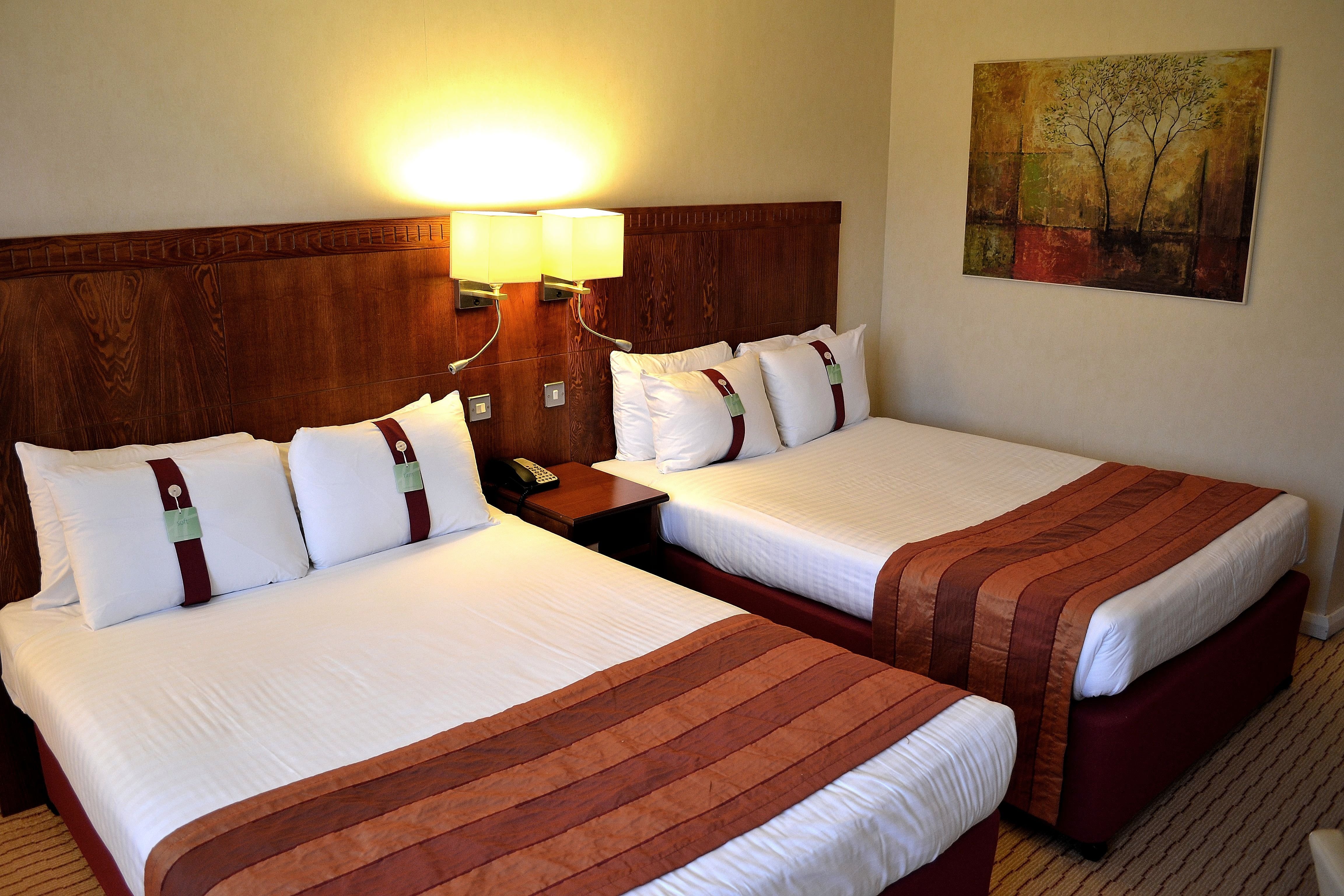 HOLIDAY INN NORTHAMPTON 15/50