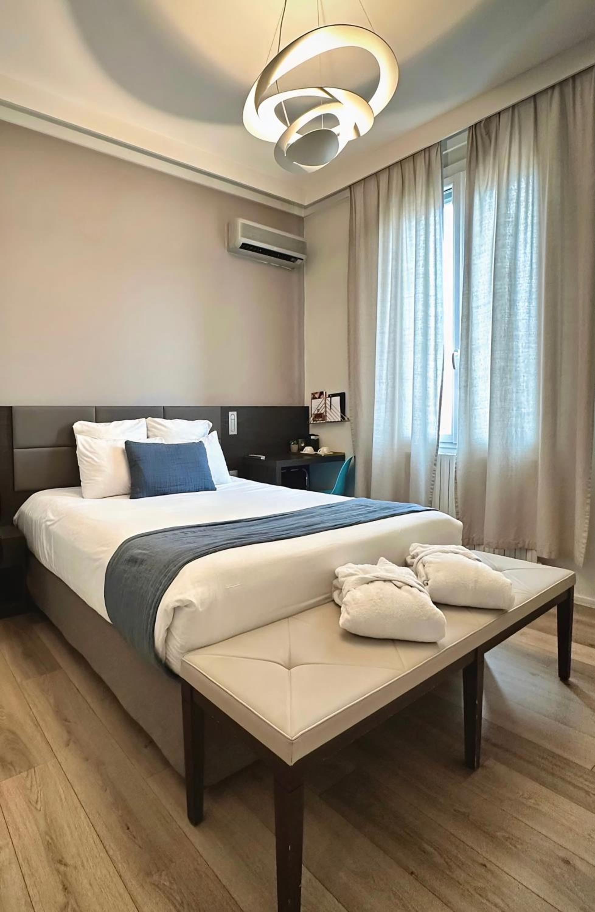ROOM, TRIPLE