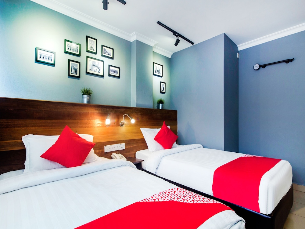 OYO 761 City Hotel 13/19