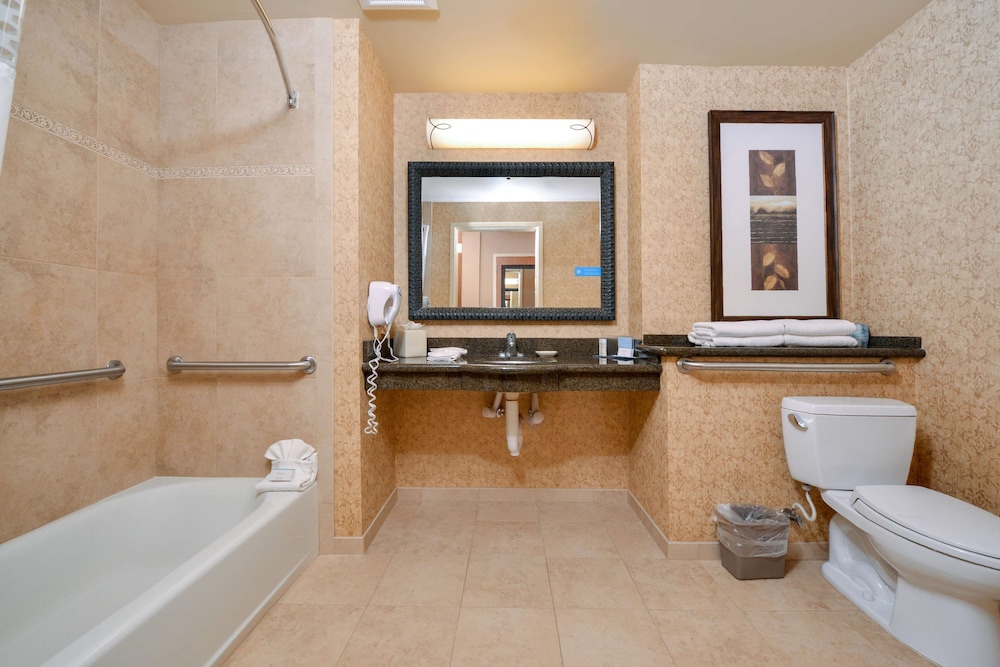 Hampton Inn and Suites Coeur D Alene 13/45