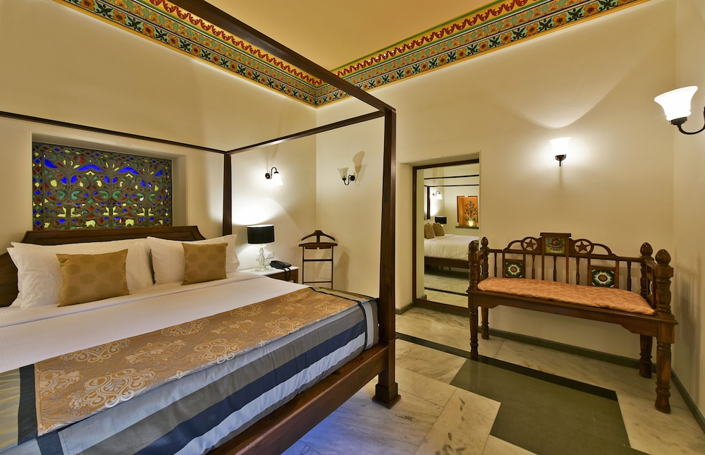 PALACE, SUITE