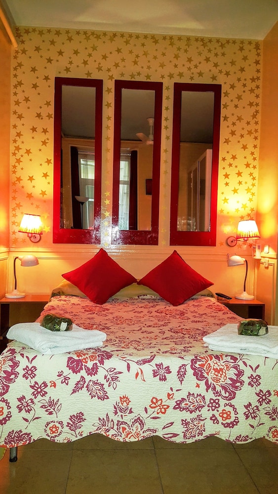 Hostal La Fontana 24/65