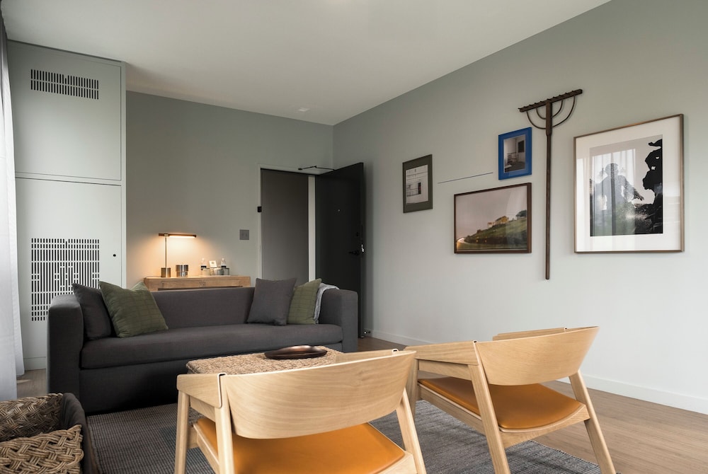 Pratt Place Inn and Barn 33/50