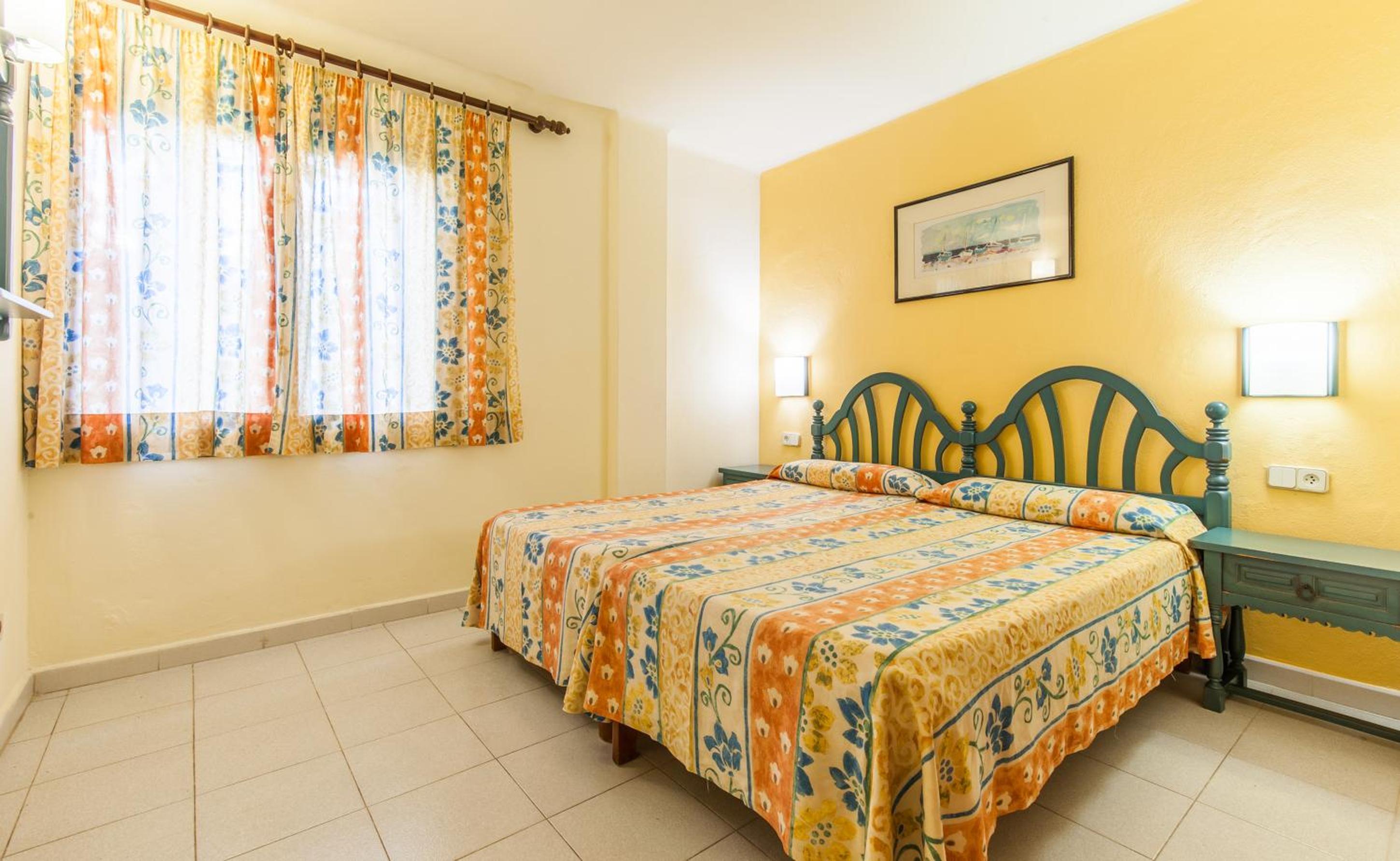 1 BEDROOM, APARTMENT