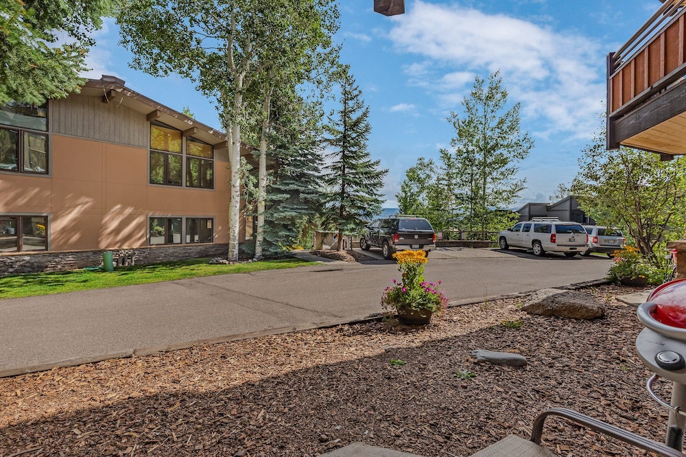 Laurelwood A Destination Residence 68/76