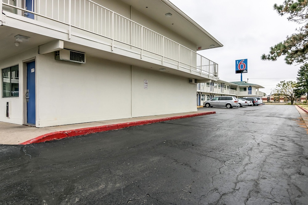Motel6 Janesville, WI in JANESVILLE - WI