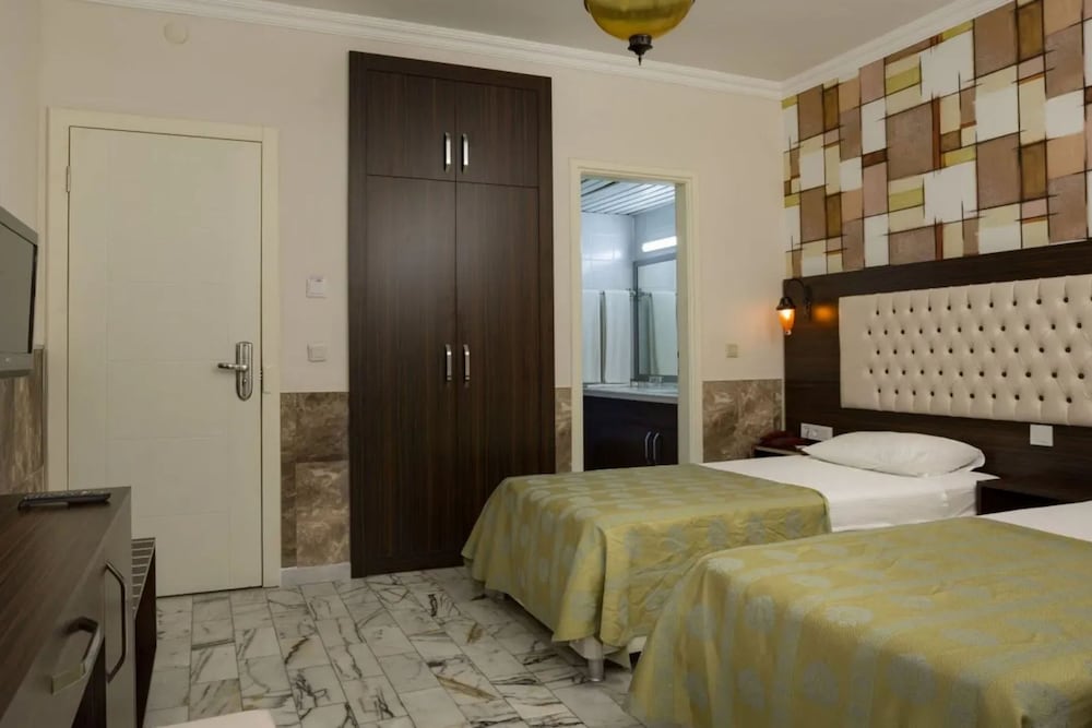 Club Akman Beach Hotel 11/50