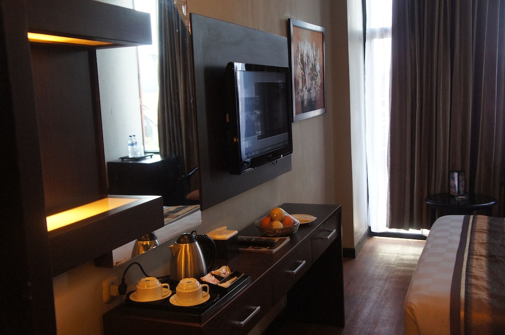 Grand Palace Hotel Makassar 12/18