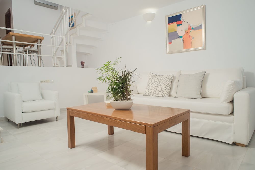 Elizabeth Suites 23/50