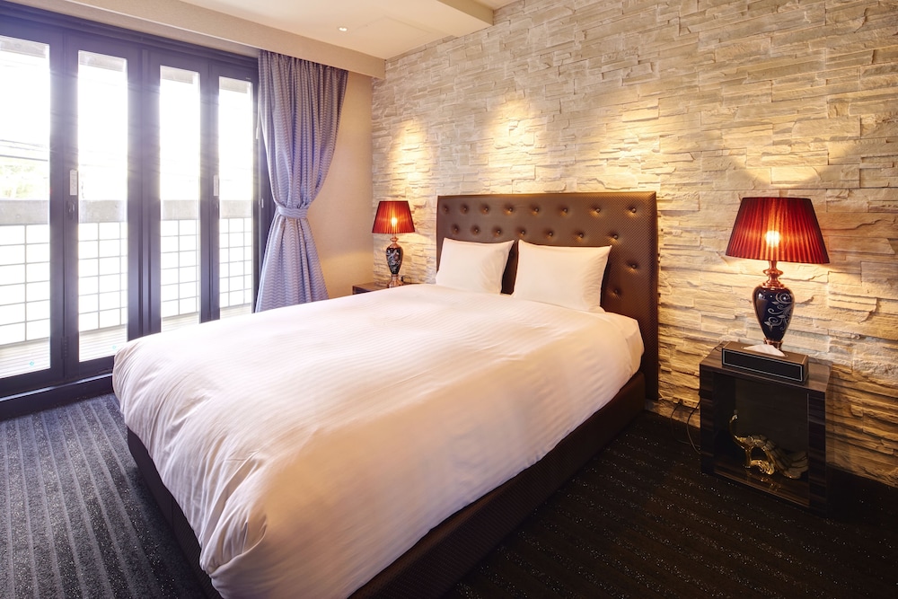 EXECUTIVE, QUEEN BED, BALCONY