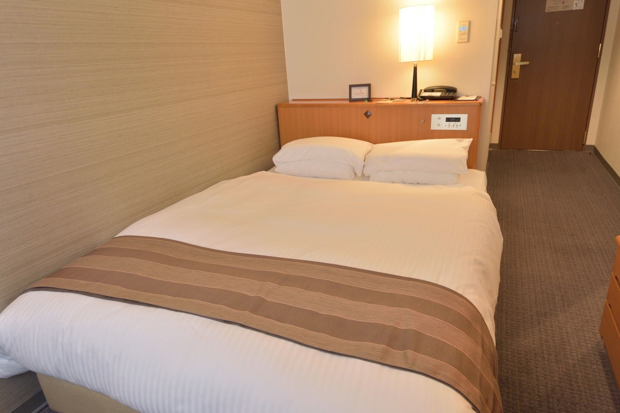 COMPACT, DOUBLE BED