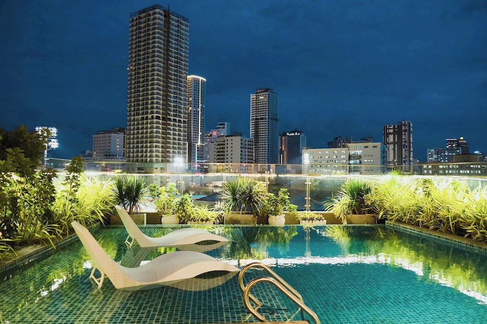 Em Oi Hotel 42/49