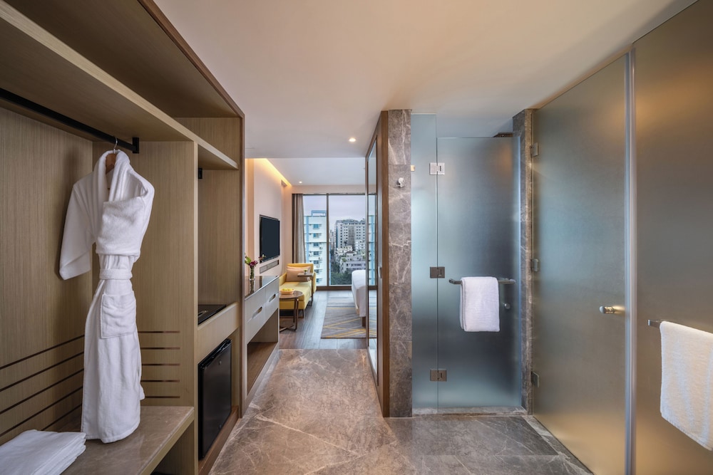 Hyatt Place Dhaka Uttara 47/48