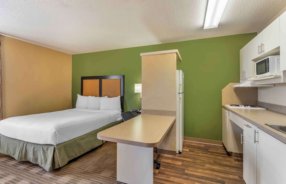 Extended Stay America - Chicago - Downers Grove 13/37