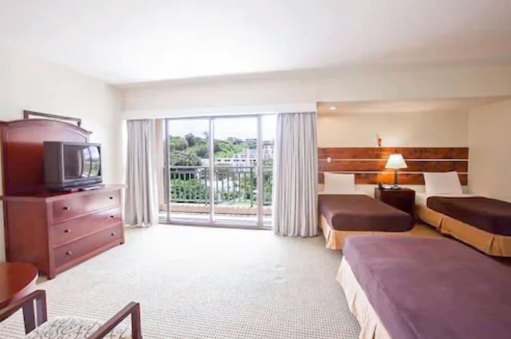 Holiday Resort And Spa Guam 54/86