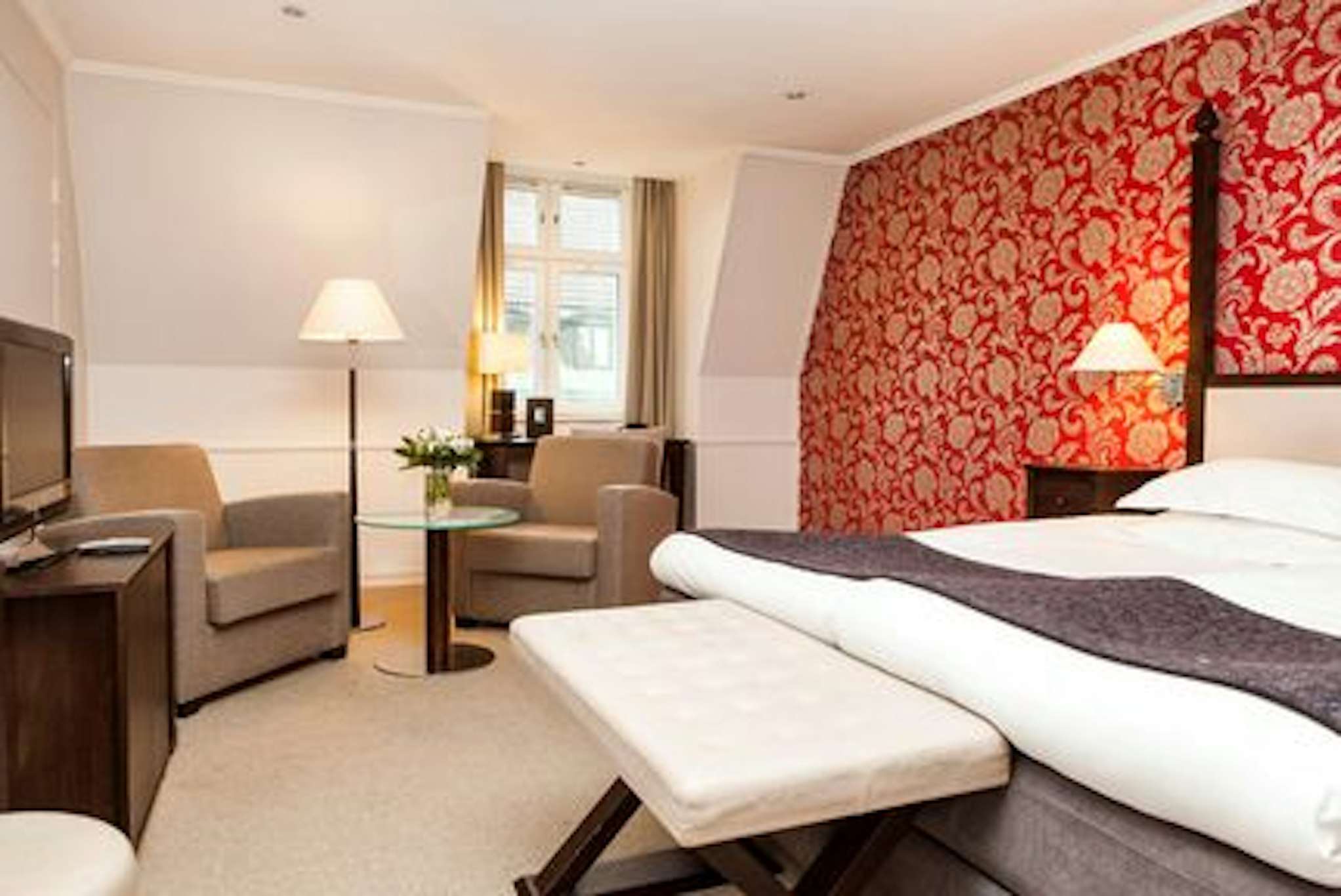 DELUXE, DOUBLE BED