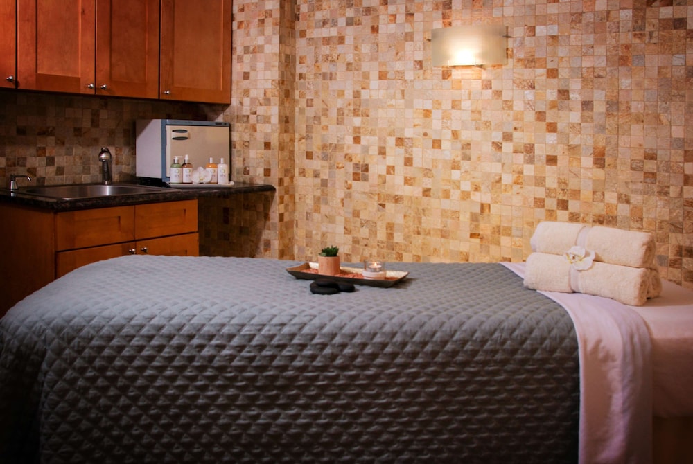 Viana Hotel and Spa, Trademark Collection by Wyndham 17/72