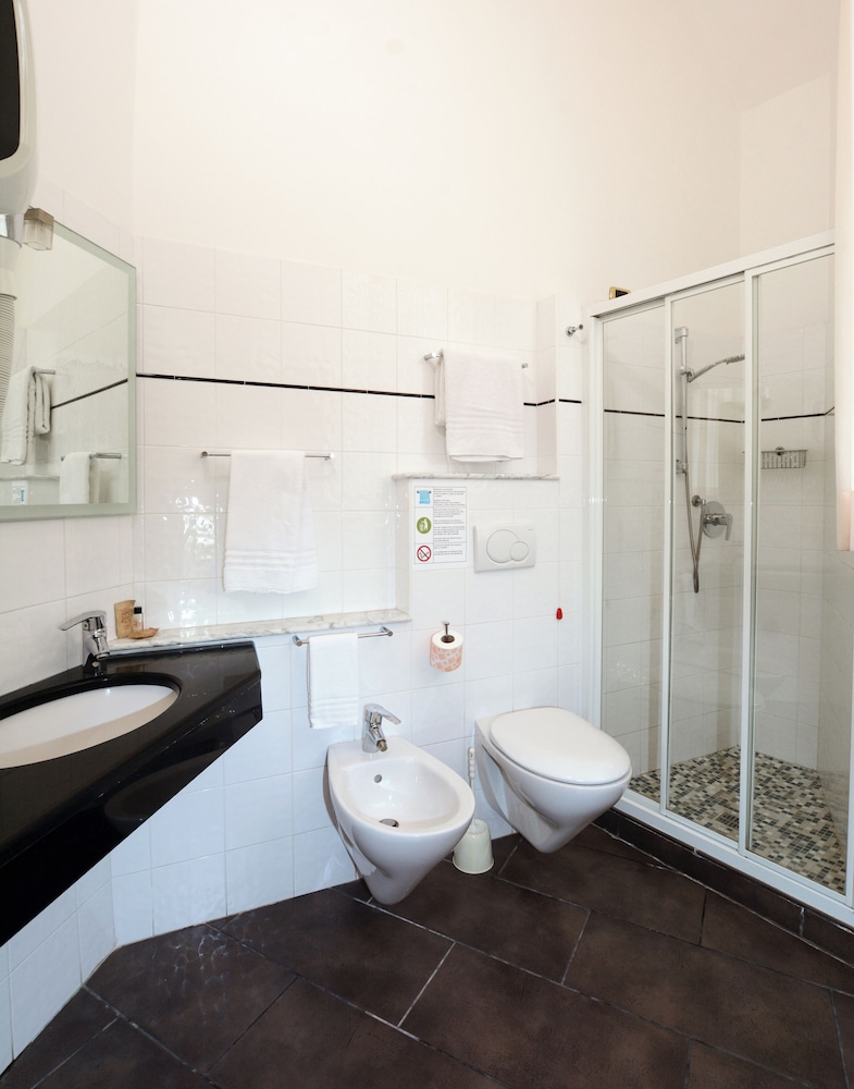 Albergo Italia 37/42