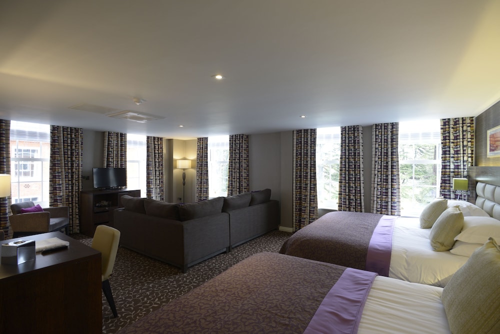 The Lensbury Resort 35/74
