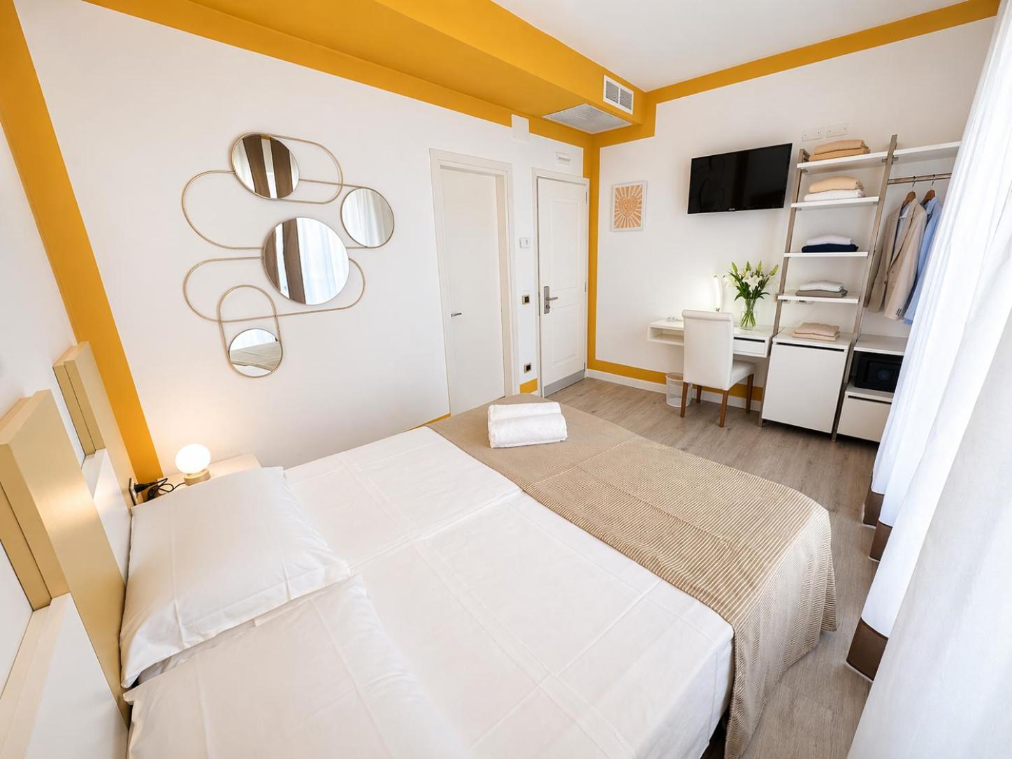 Classic, Double or Twin Bed, Sea View