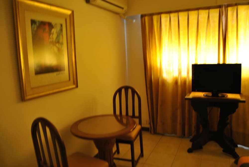 Iberia Hotel 32/64