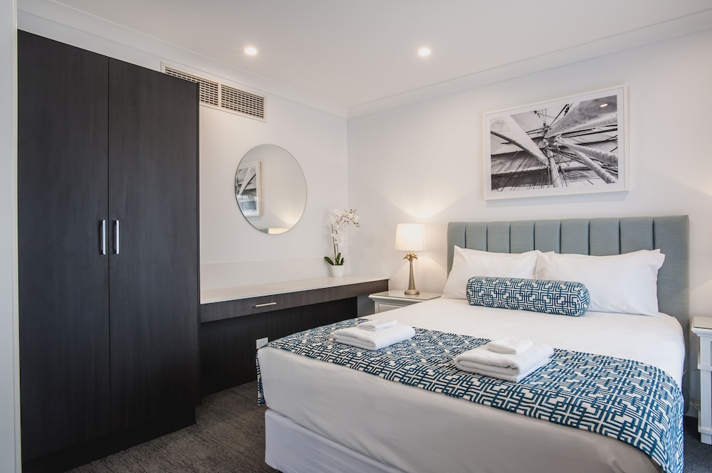 The Marina Hotel 12/66