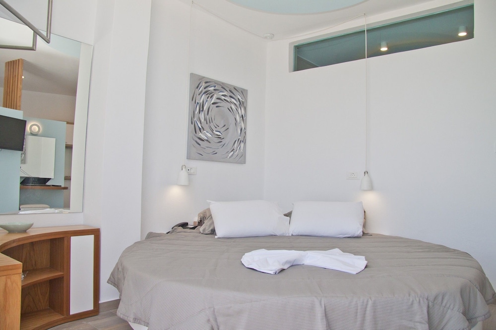Deluxe, Studio, Suite, King Bed, Ocean Front, Sofa