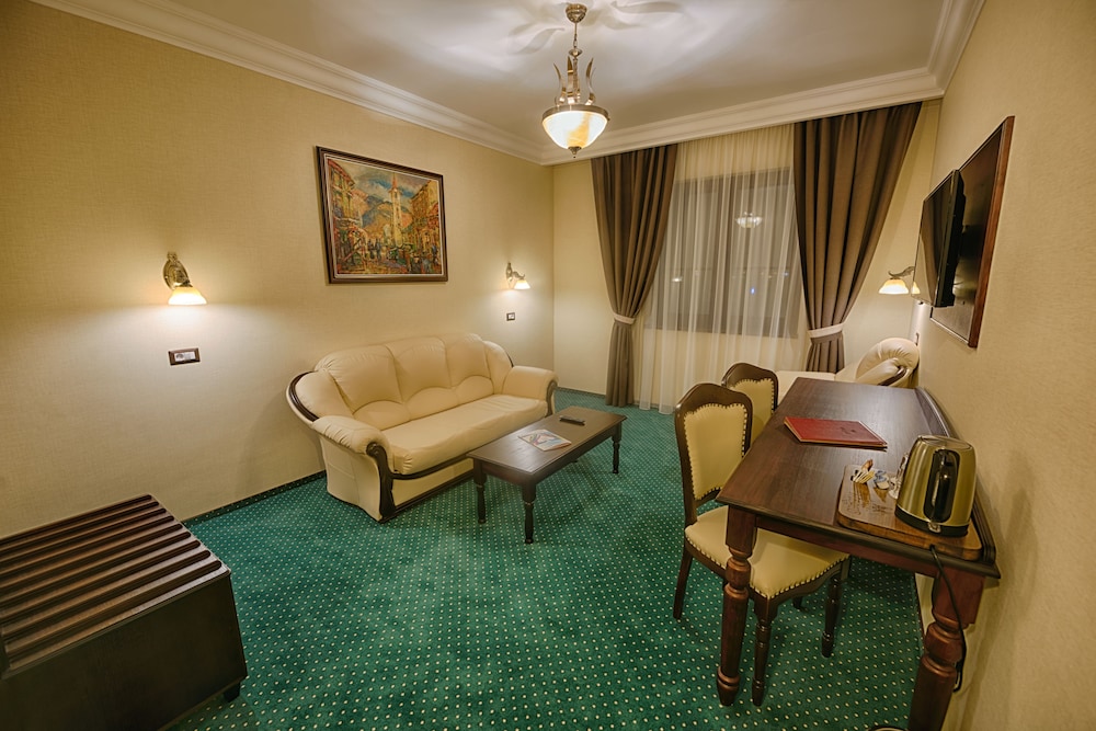 Magus Hotel 38/57
