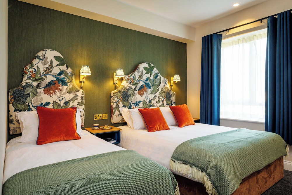 CLUB HOUSE HOTEL 24/54