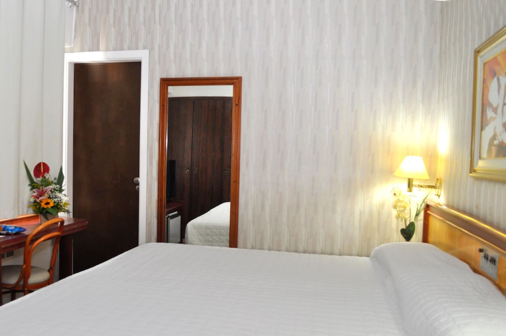 Caravelle Palace Hotel 5/40
