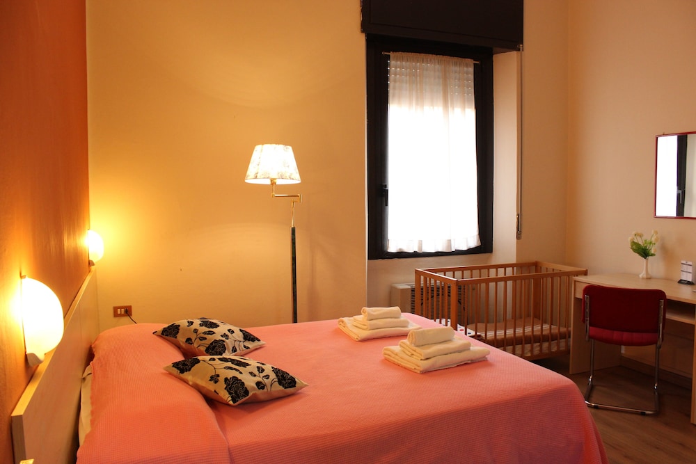 Hotel Europa Sesto San Giovanni 17/37
