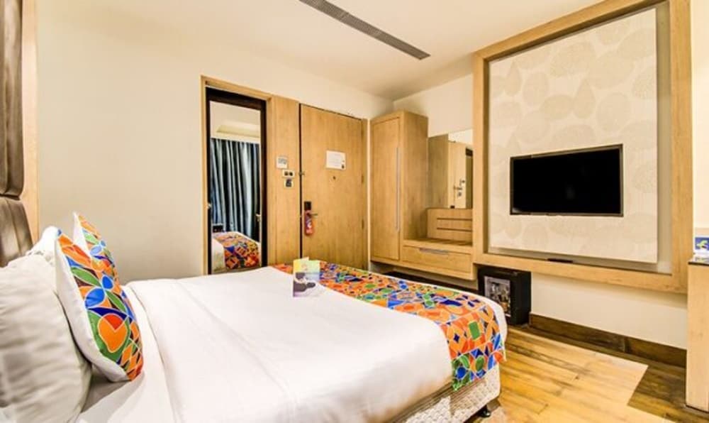 Fabhotel Hotel V Charbagh 8/26