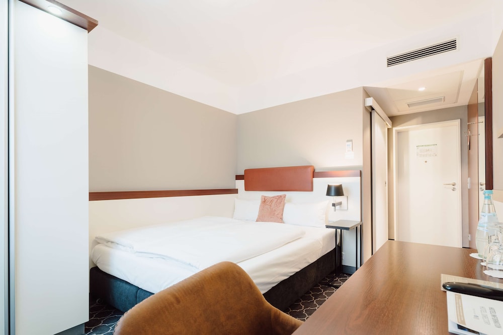غرفة قياسية بسرير كوين، Hotel Kaiserhof 7/10