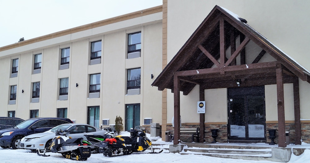 Red Maple Inn And Suites 30/38