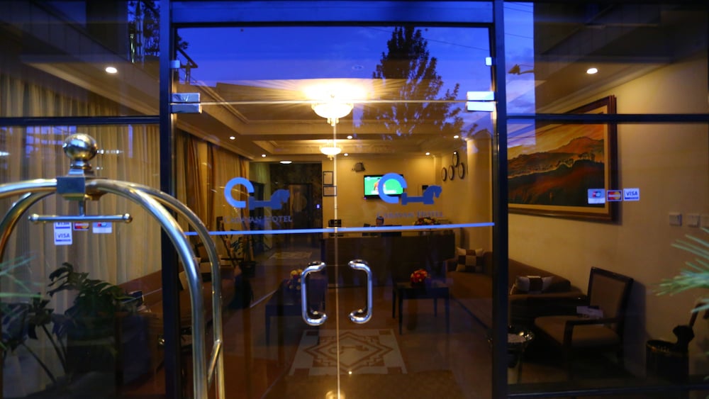 Caravan Hotel 37/47