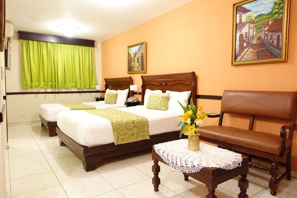 Hotel Platino 22/67