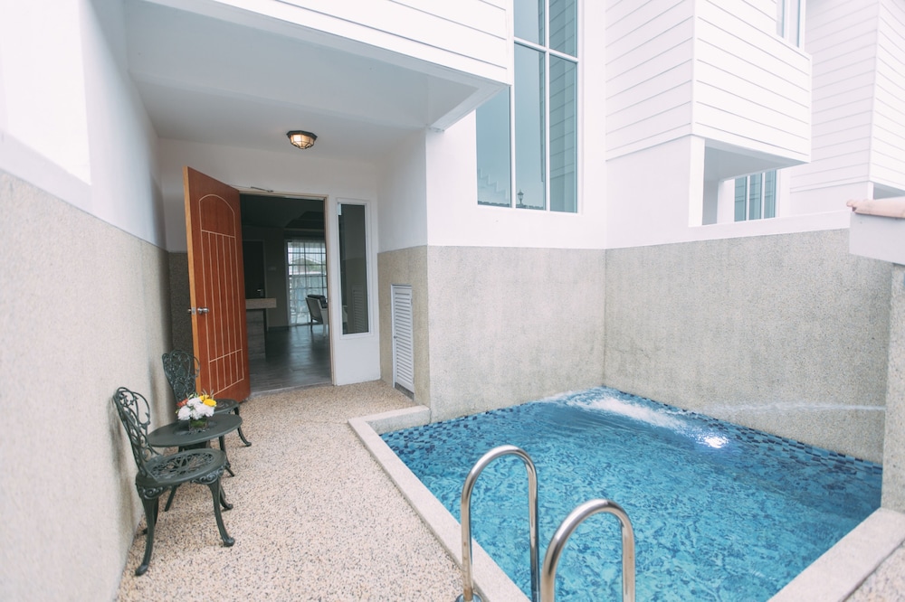 Tasik Villa International Resort 38/72