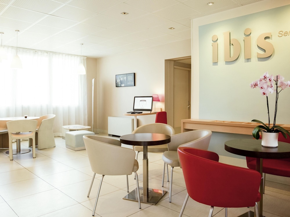 Ibis Senlis 44/70