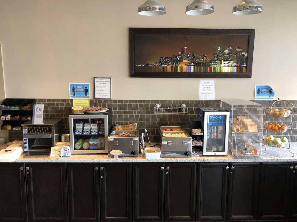 Best Western Plus Travel Hotel Toronto Airport 36/46
