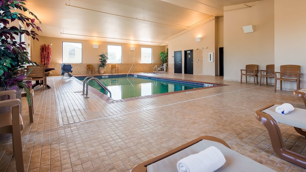 Best Western Golden Prairie Inn & Suites 7/38