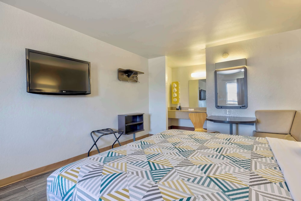 Motel6 Bryan, TX - College Station 57/67