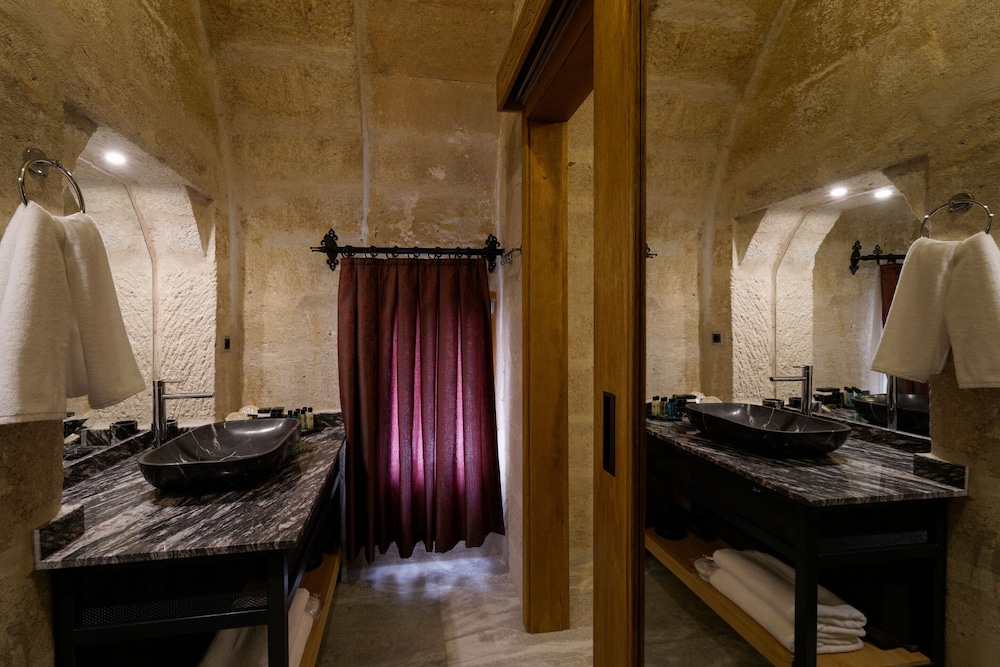 The Niche Cave Hotel +12 Adult 47/50
