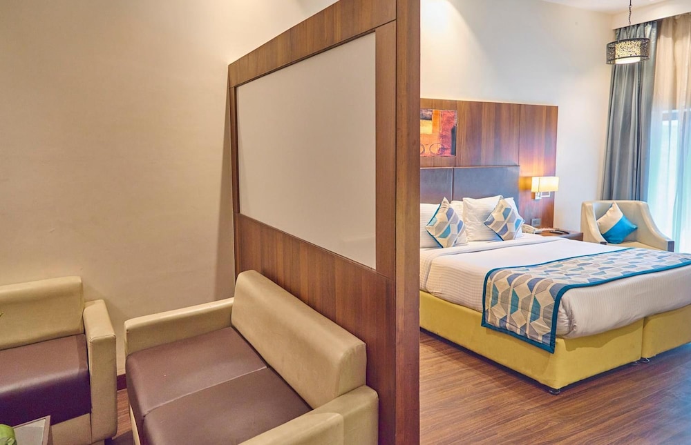 LUXURY, SUITE, KING BED