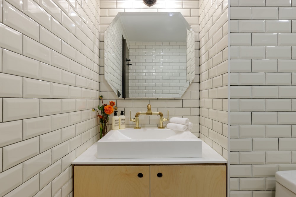 The Anndore House 58/61